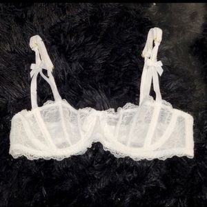 White 5-piece lingerie set